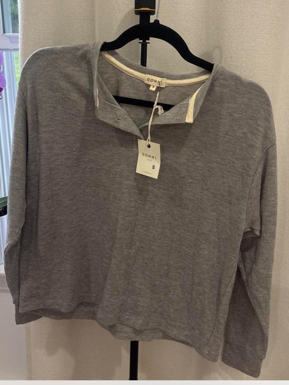 NWT Donni Gray Long Sleeve Henley Top, Size Small